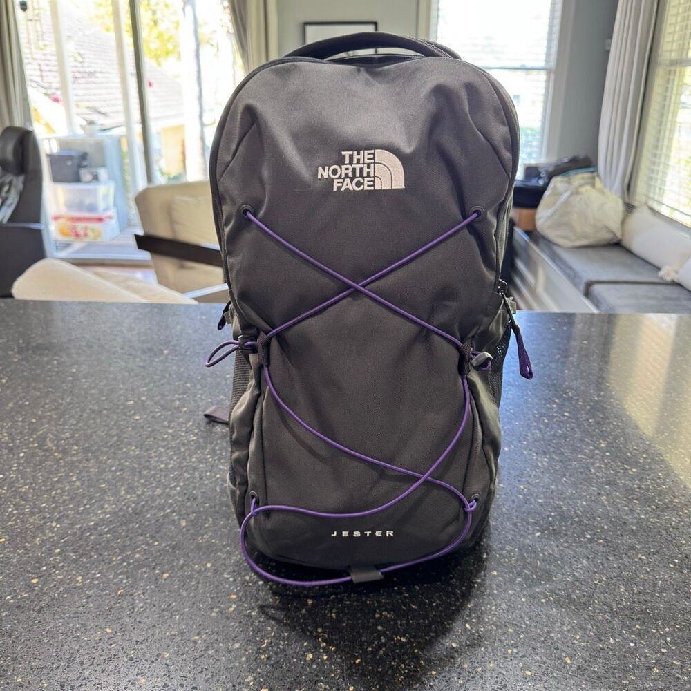 The North Face Jester Backpack. Black.